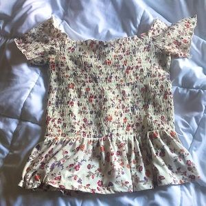 Size Extra Small Floral Ruffle Off-The-Shoulder Top